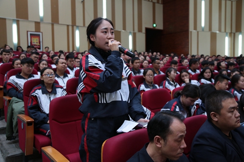 新疆天山职业技术学院学生代表互动交流