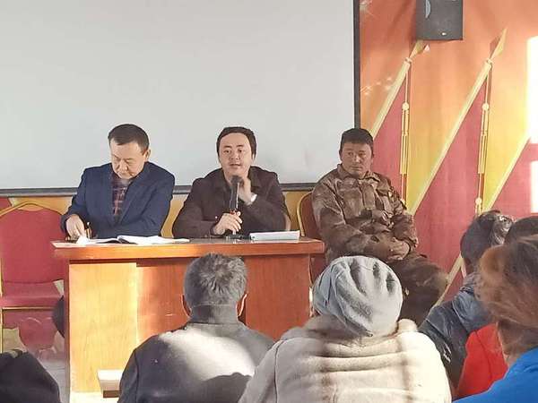 《新疆维吾尔自治区主席雪克来提·扎克尔就新疆反恐维稳情况及开展职业技能教育培训工作答记者问》主题宣讲